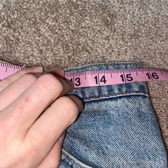 Vintage Levi Shorts - Picture 13 of 16